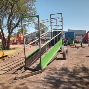 CATTLE LOADING DOCK - R28 175.00