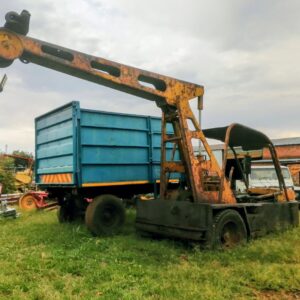 3 WHEEL CRANE - R34 500.00
