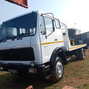 MERCEDES-BENZ 1213 FLATDECK TRUCK - R280 000.00