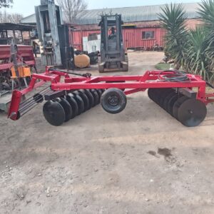 GRASS MASTER 9X9 HYDRAULIC OFFSET DISCS WITH ROLLER - R51 750.00