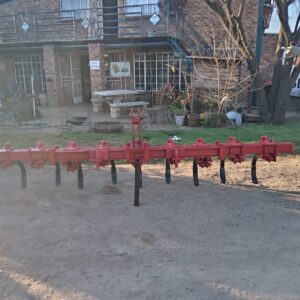 9 TINE SOILMASTER CHISEL PLOUGH - R11 500.00