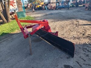2.4 METRE LIFT SCRAPER - R10 350.00
