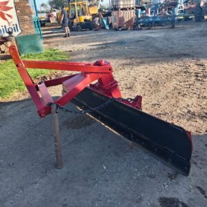 2.4 METRE LIFT SCRAPER - R10 350.00